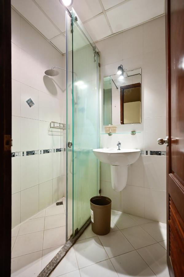 The Noble Swan Hotel New World Хошимін Екстер'єр фото