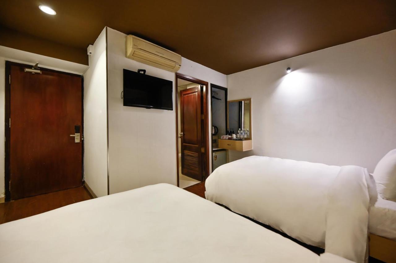The Noble Swan Hotel New World Хошимін Екстер'єр фото