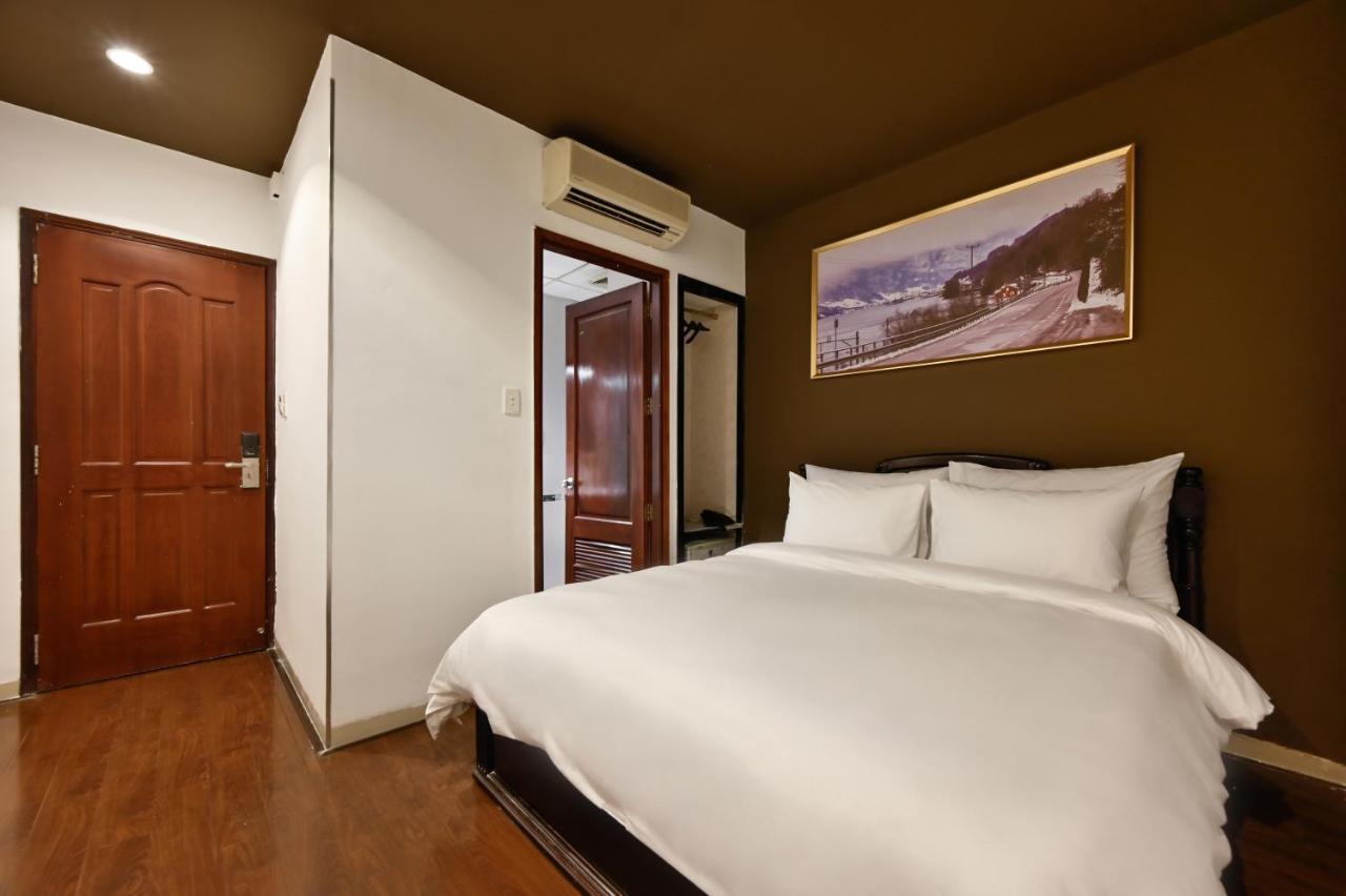 The Noble Swan Hotel New World Хошимін Екстер'єр фото